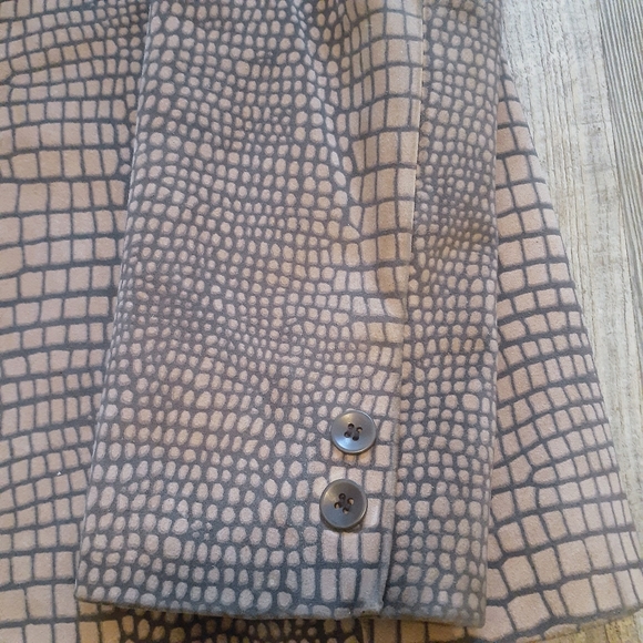 Vakko Sport  Leather Blazer Jacket Animal Print Front Button size 8 Tan & Grey - Picture 4 of 5